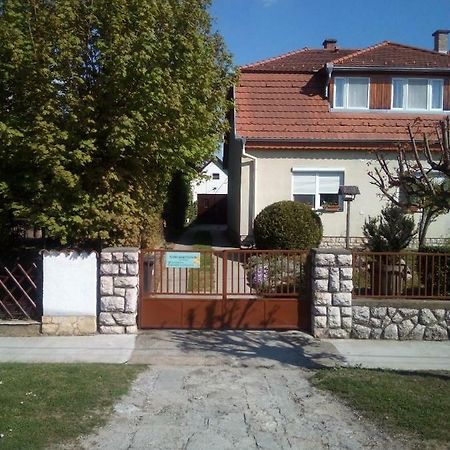 Agnes Apartmanok Harkan Exterior foto