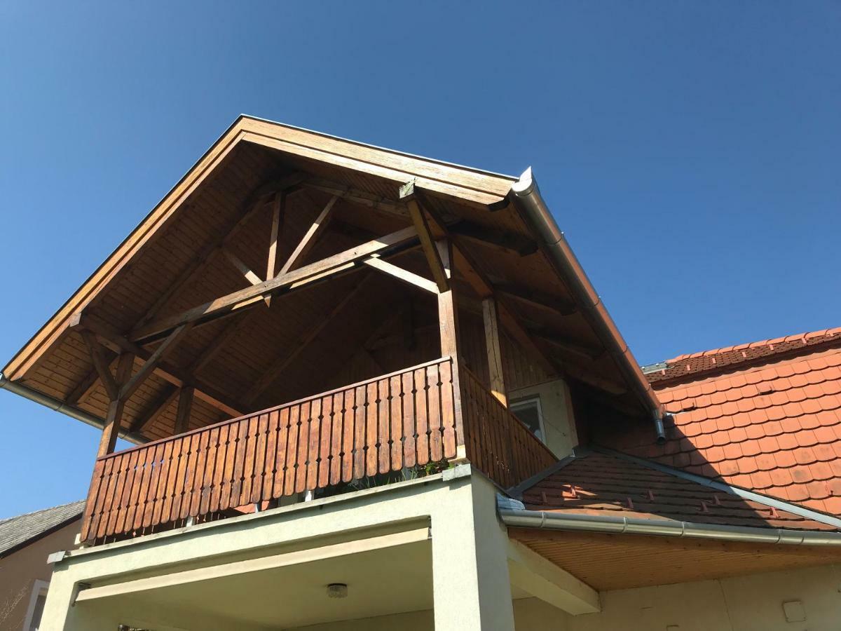 Agnes Apartmanok Harkan Exterior foto